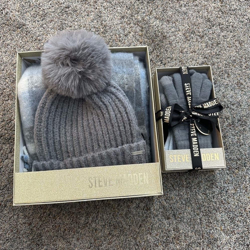 Steve Madden Hat, Scarf and Gloves Gift Set